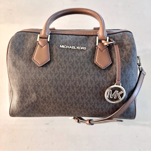 EUC Michael Kors Bedford Signature Brown Large Duffel Satchel - Picture 5 of 5